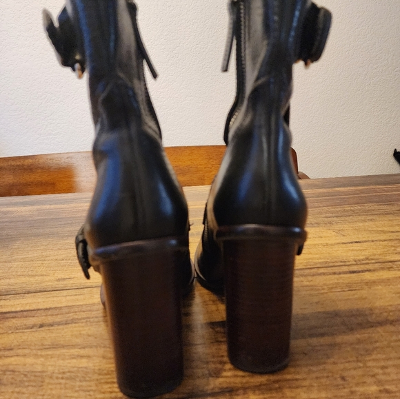 Theory Black Elodie Pebbled Leather Boots Heels Booties 38.5 - Picture 6 of 7